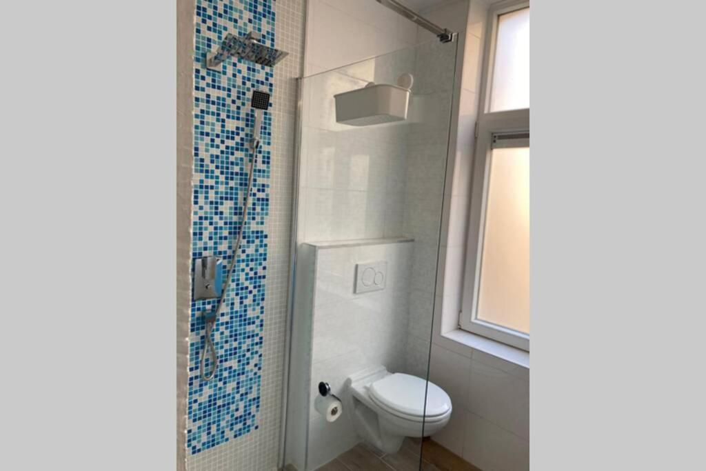 בריסל Magnifique Studio Au 2Eme Etage, A Proximite De La Gare Du Midi! מראה חיצוני תמונה