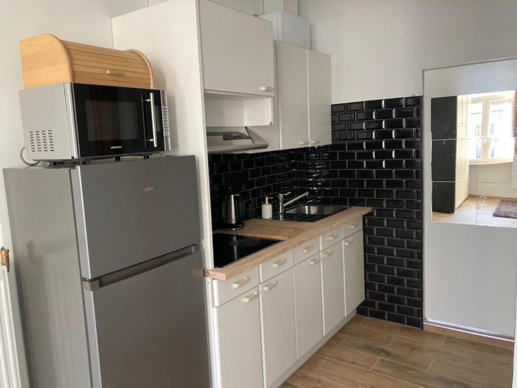 בריסל Magnifique Studio Au 2Eme Etage, A Proximite De La Gare Du Midi! מראה חיצוני תמונה
